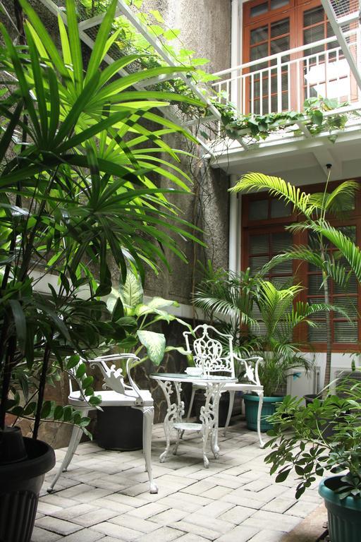 Bed And Breakfast Tomang Jakarta Exterior foto